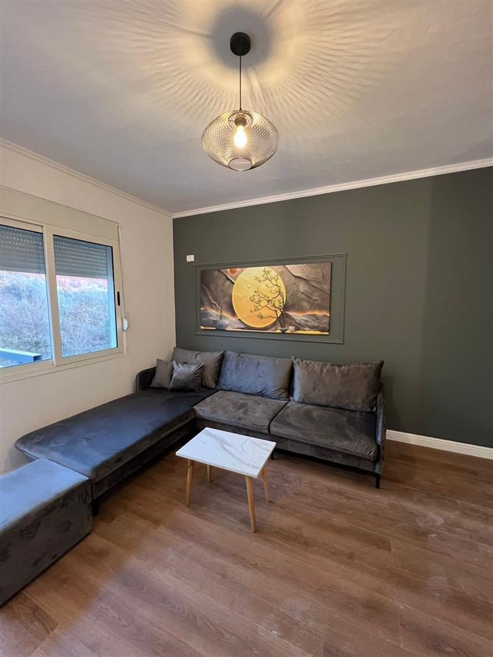 Shitet Apartament 1+1 te Shkembi kavajes