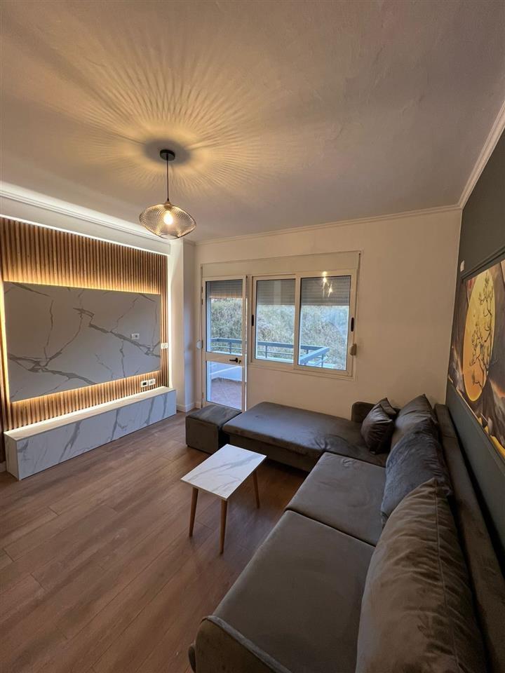 Shitet Apartament 1+1 te Shkembi kavajes