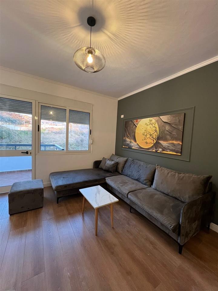 Shitet Apartament 1+1 te Shkembi kavajes