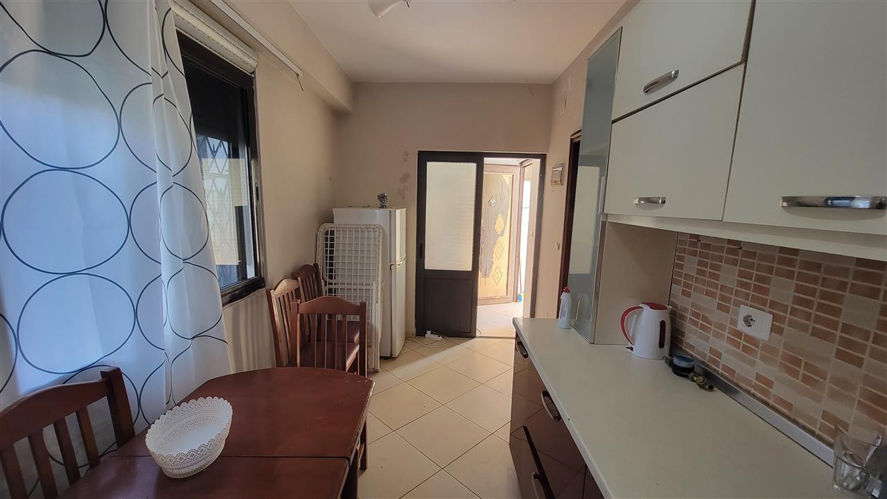 SHITET OSE JEPET ME QIRA 1+1 NE PLAZH