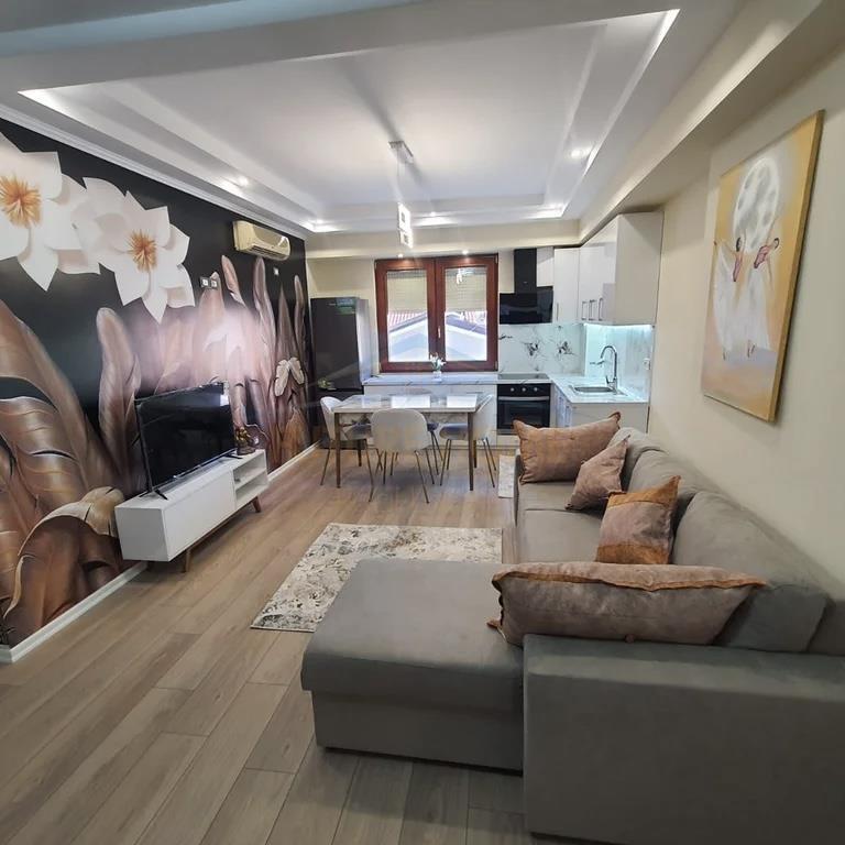 Qera, Apartament 2+1 Myslym Shyri