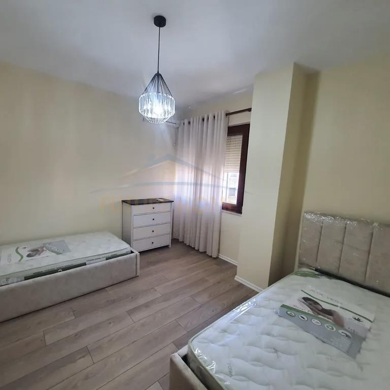 Qera, Apartament 2+1 Myslym Shyri