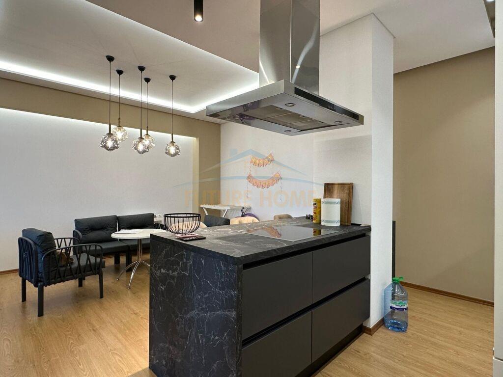 Qera, Apartament 2+1+2, tek Pallati me Shigjeta.