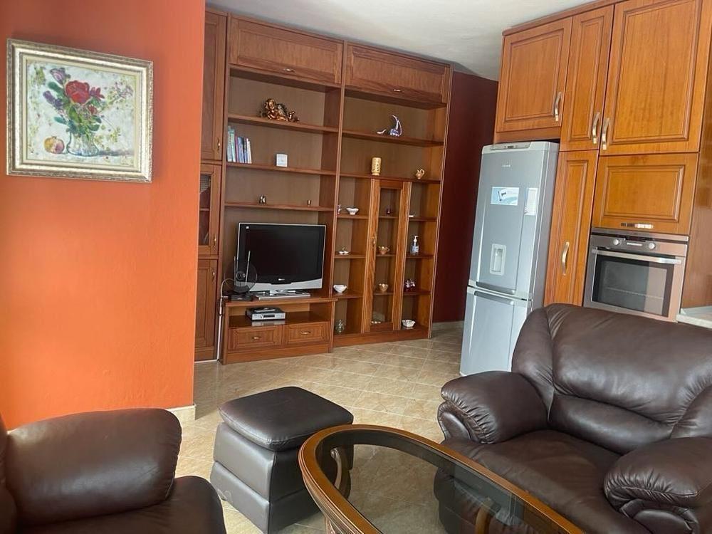 Apartament perballe detit