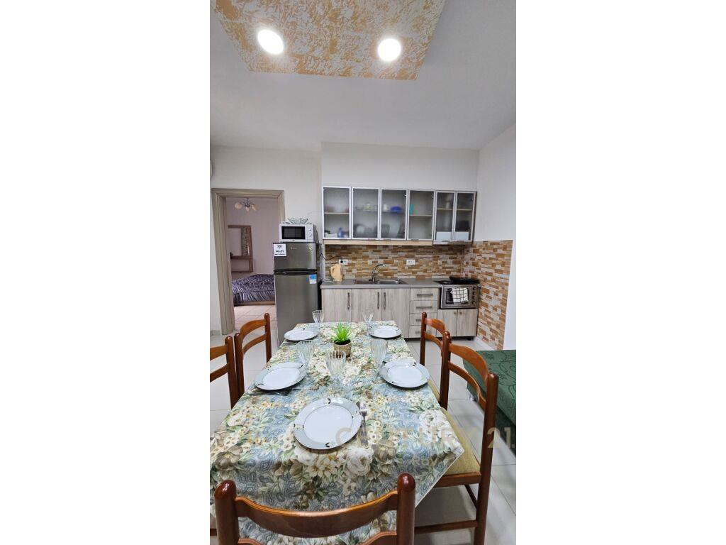 SHITET APARTAMENT 1+1 ME PAMJE DETI TE SHKEMBI KAVAJES !