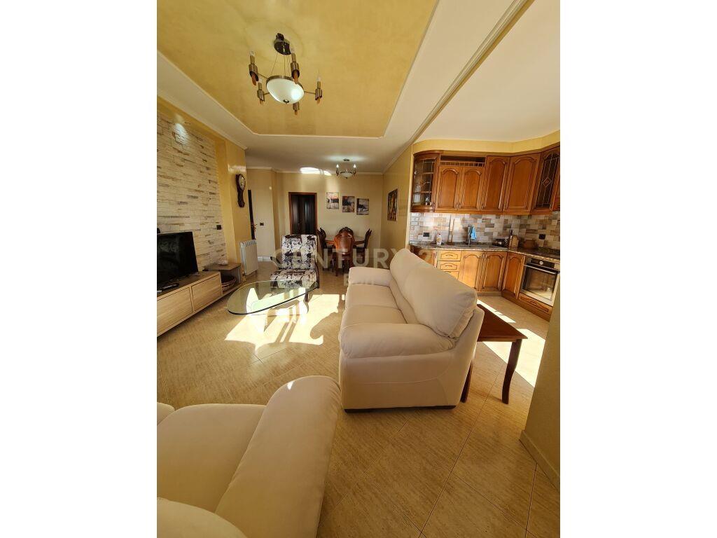 SHITET APARTAMENT 2+1+2 NE DURRES PAMJE DETI!