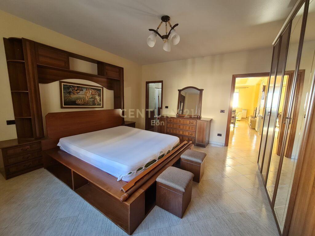 SHITET APARTAMENT 2+1+2 NE DURRES PAMJE DETI!