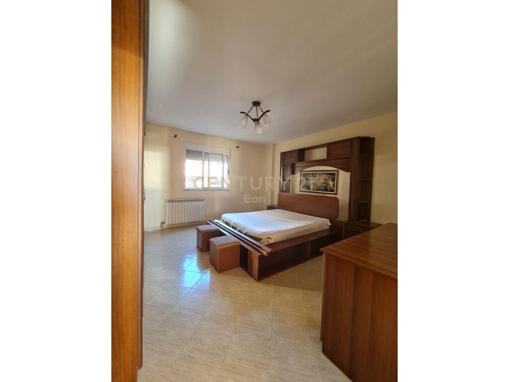 SHITET APARTAMENT 2+1+2 NE DURRES PAMJE DETI!