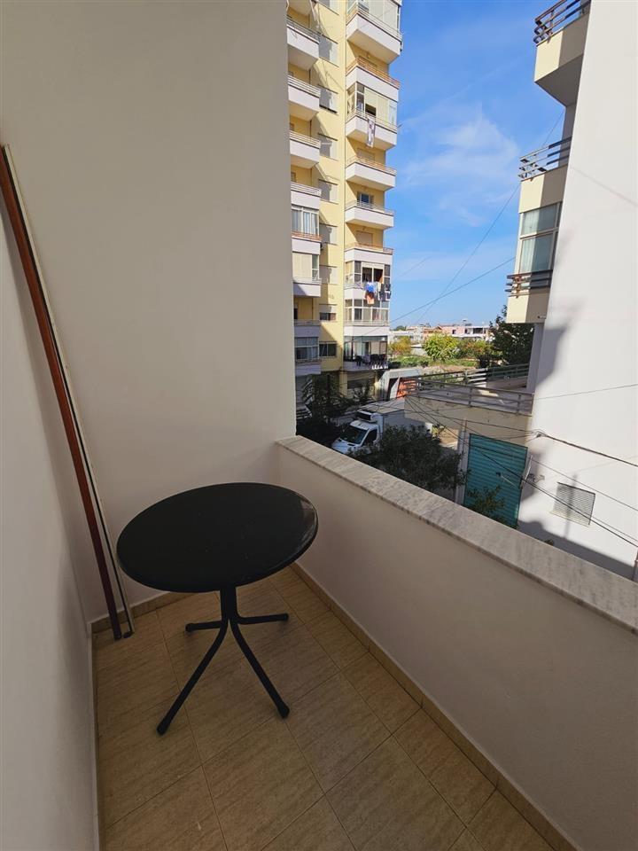 Shitet Garsoniere Plazh Durres