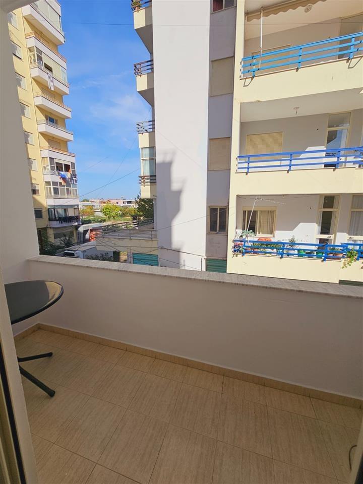 Shitet Garsoniere Plazh Durres