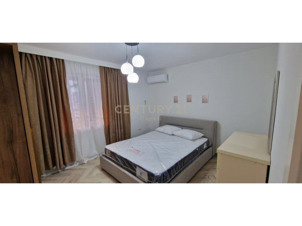 Apartment 1+1 me qira ne Xhamllik 500 €