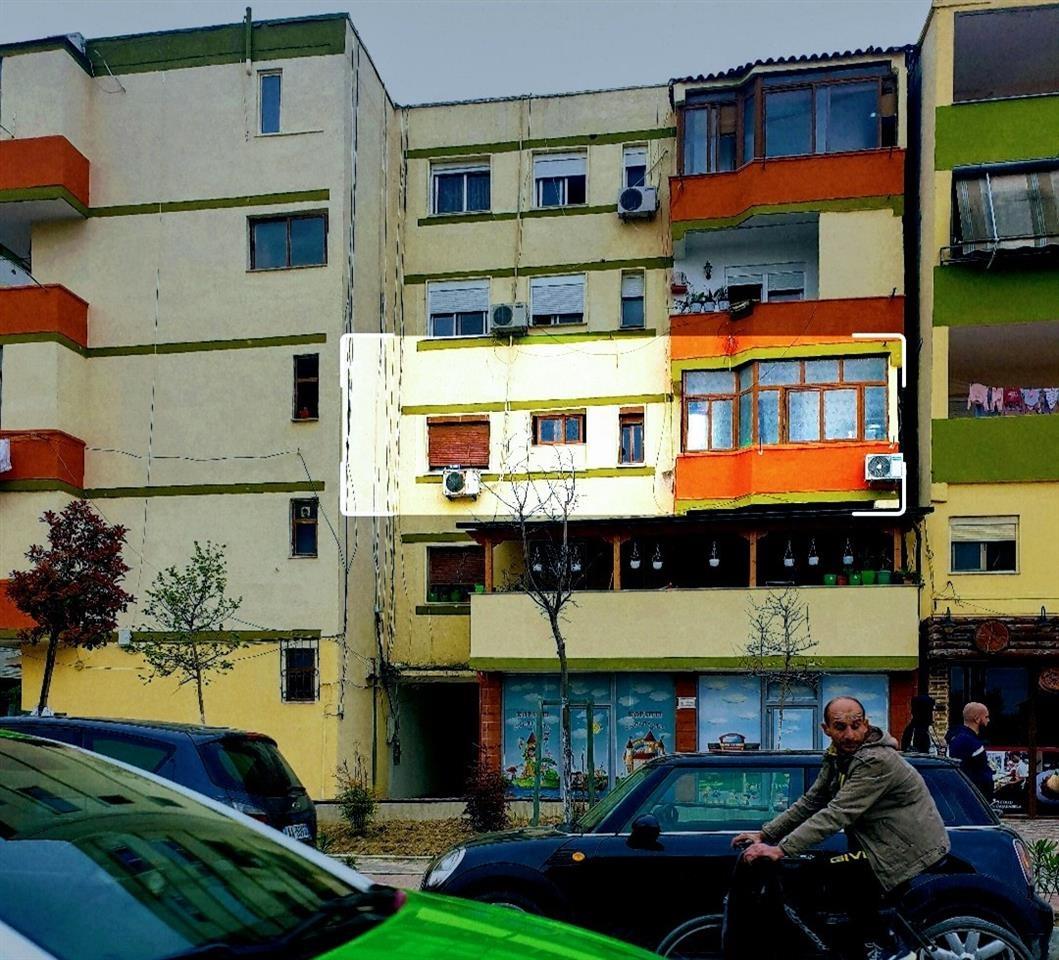 Shitet*Apartament ▪︎3+1+1▪︎kati 3-te▪︎”15 Tetori Fier”