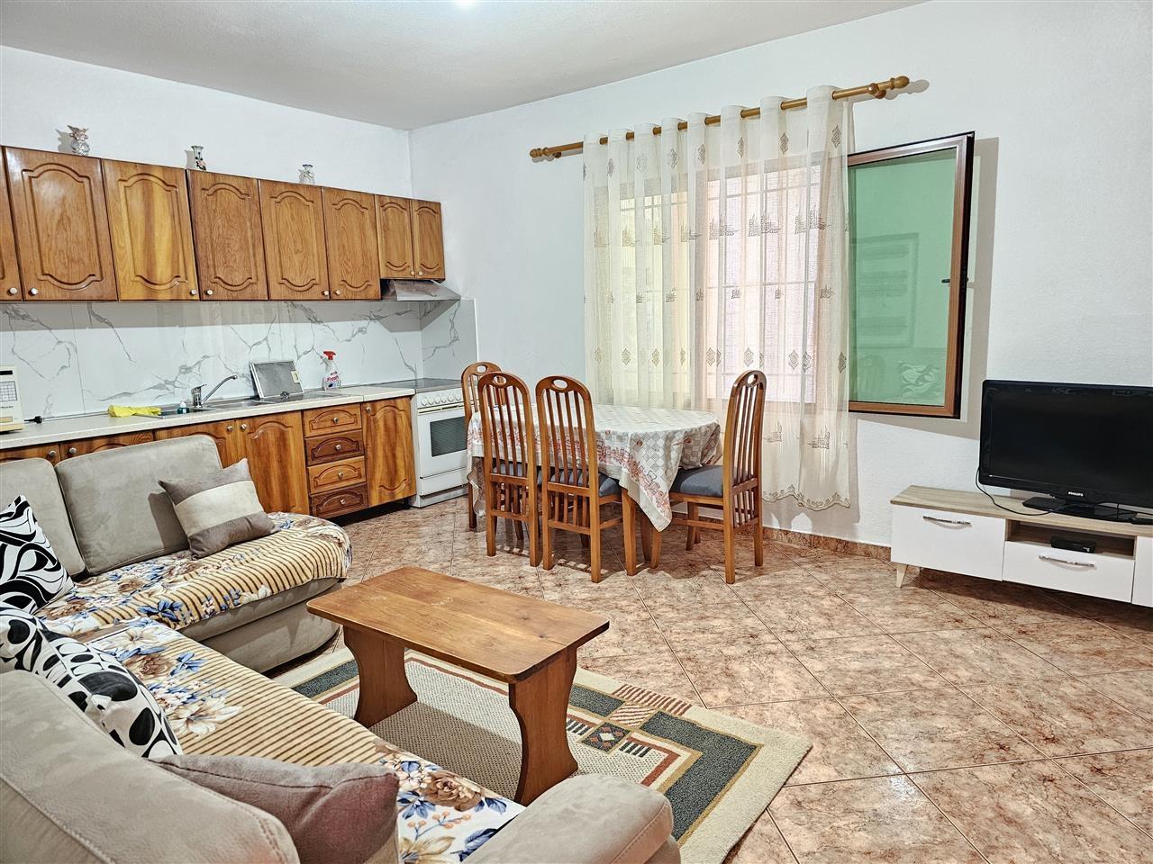 APARTAMENT ME QERA 2+1 , RRUGA PETRIT CASLLI , DON BOSKO