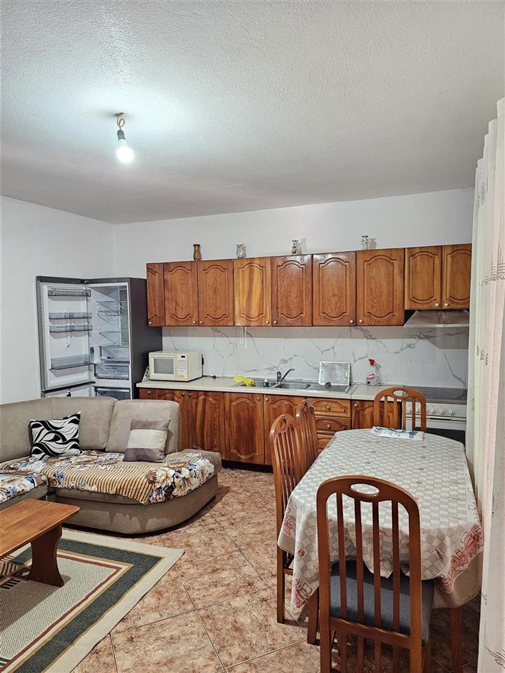 APARTAMENT ME QERA 2+1 , RRUGA PETRIT CASLLI , DON BOSKO