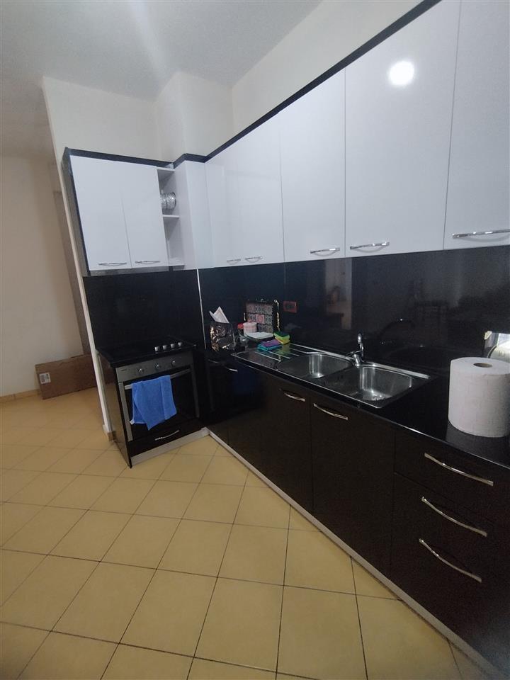 Shitet Apartament 2+1 pallat i ri lgj 1 maj pran best seller