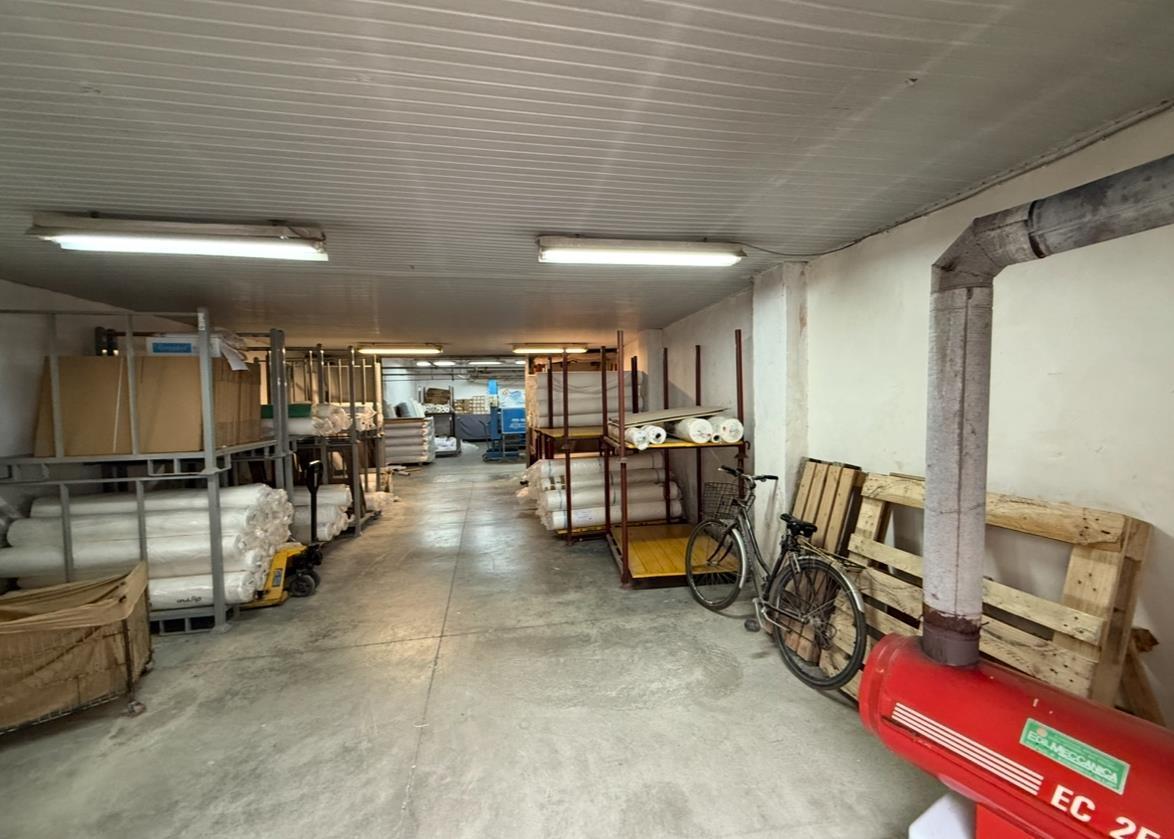 Shitet kapanon Shkozet