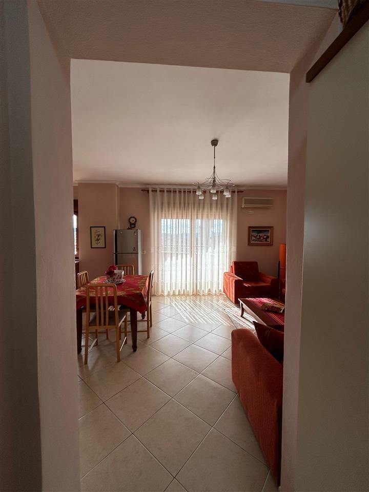 JEPET APARTAMENT 1+1 ME QERA AFER QENDRES.
