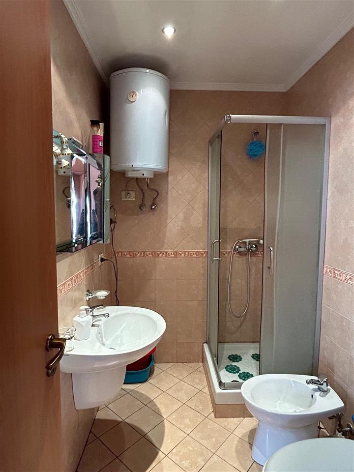 JEPET APARTAMENT 1+1 ME QERA AFER QENDRES.