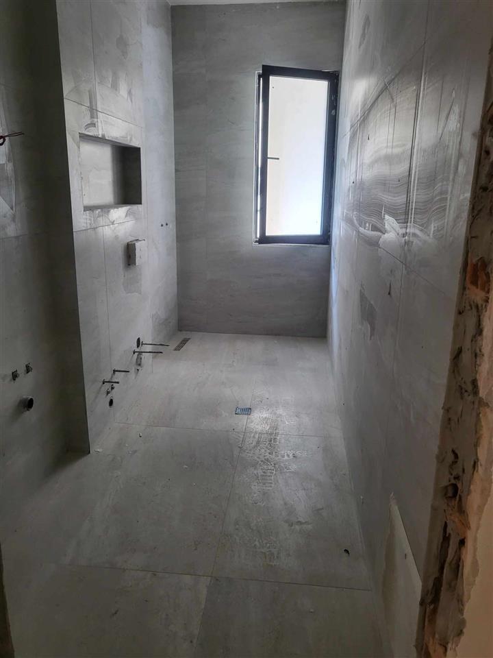 SHES APARTAMENT PRANE SHKOLLES VASIL SHANTO