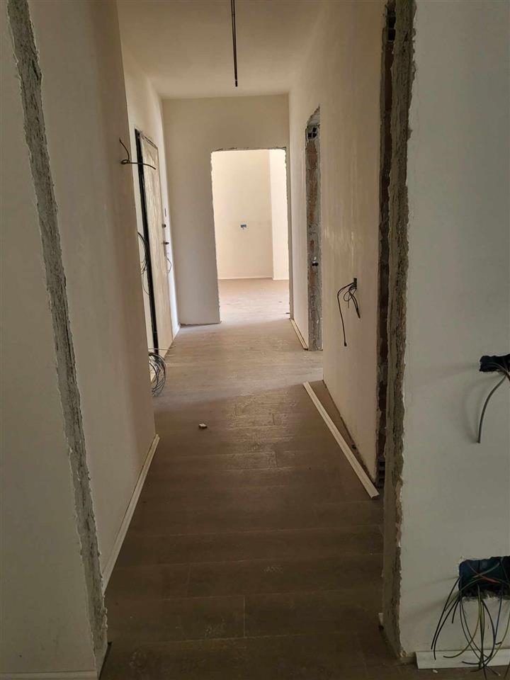 SHES APARTAMENT PRANE SHKOLLES VASIL SHANTO