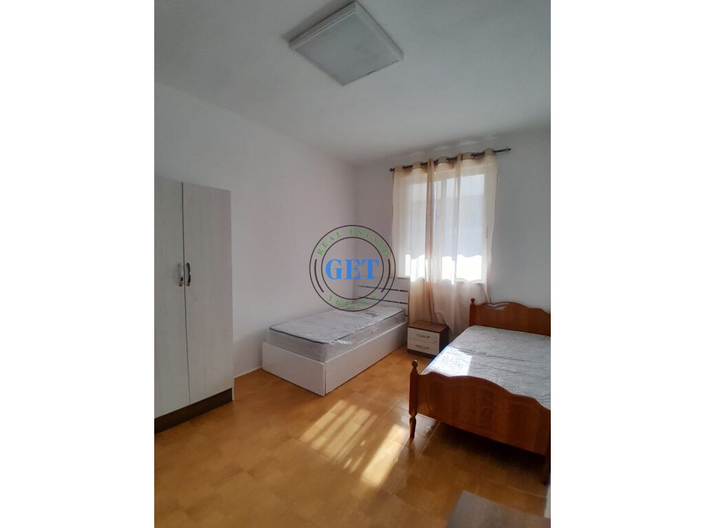 OKAZION!! SHITET APARTAMENT 2+1, ME PAMJE DETI