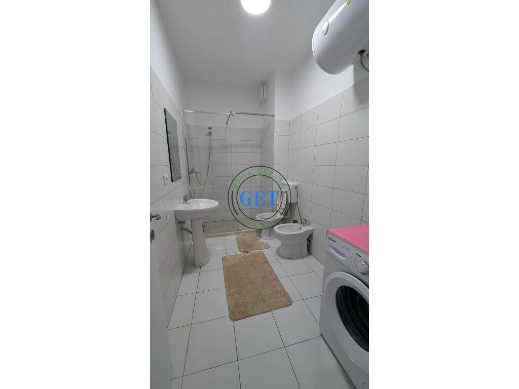 Qira, Apartament 2+1+2 Ballkone, Stacioni Trenit, Durrës.