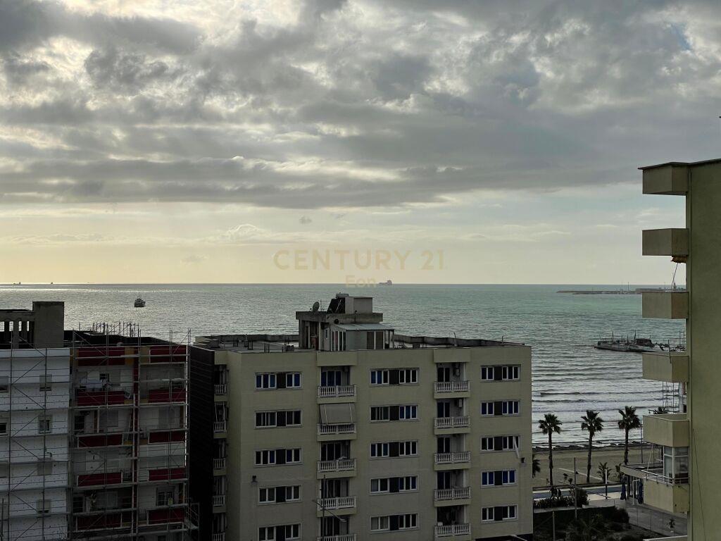 Apartament 1+1 në Plazh me Pamje nga Deti, Durres!