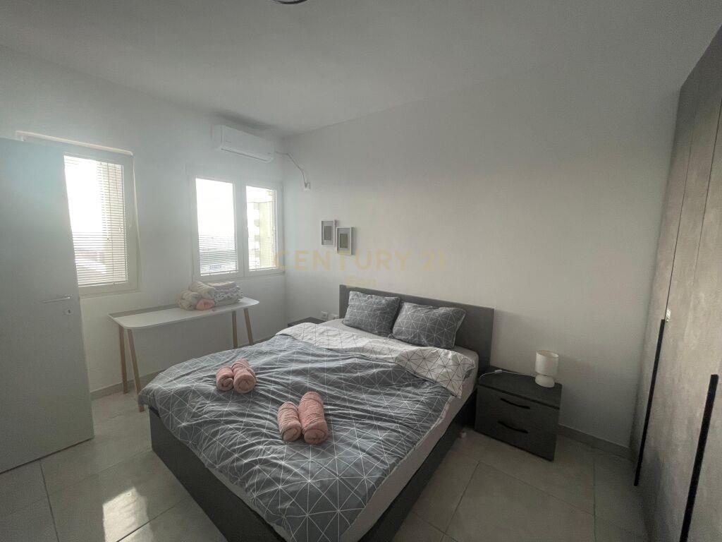 Apartament 1+1 në Plazh me Pamje nga Deti, Durres!