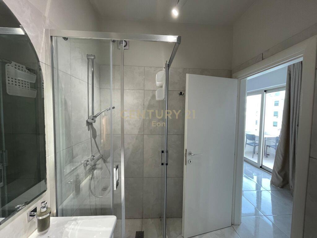 Apartament 1+1 në Plazh me Pamje nga Deti, Durres!