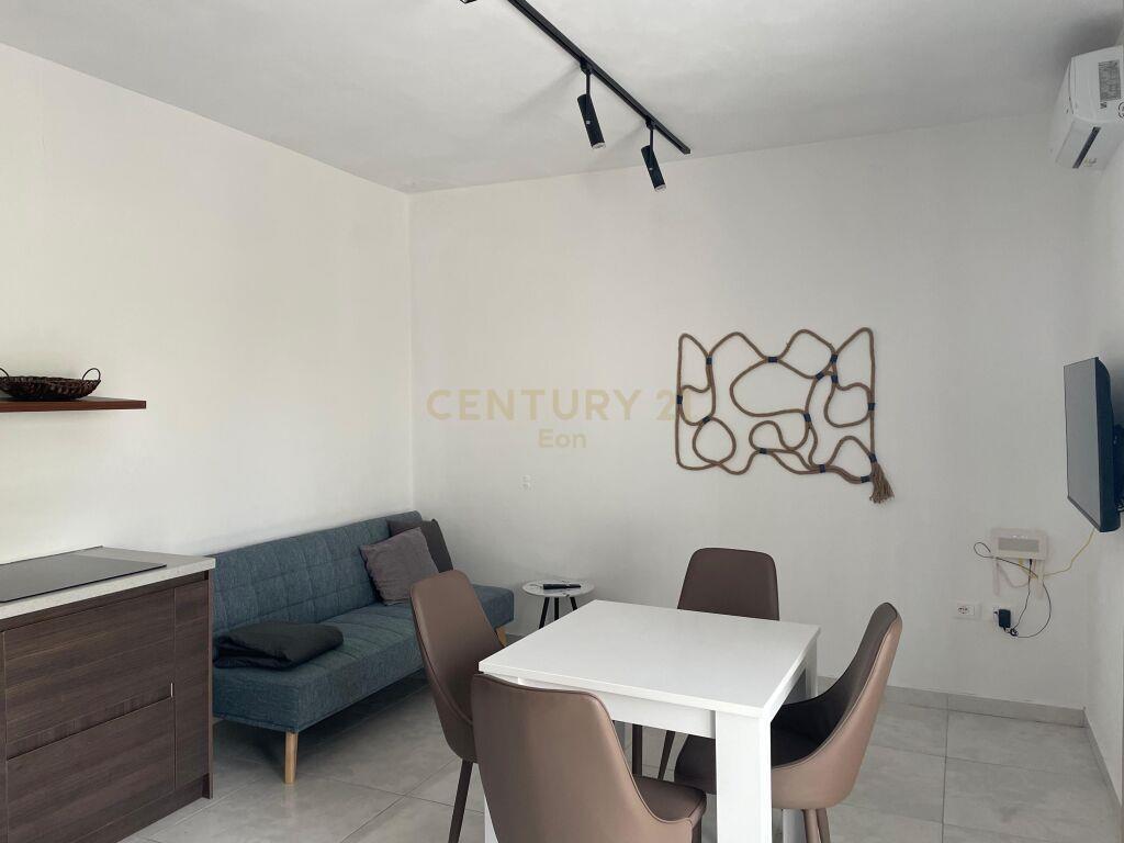 Apartament 1+1 në Plazh me Pamje nga Deti, Durres!