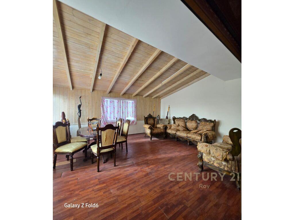 SHITET APARTAMENT 3+1+2 ME PAMJE NGA PORTI ME 950 M2 !!!