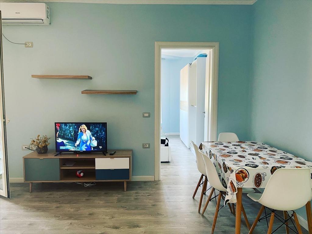 Jepet Apartament 1+1 me qera në lungomare