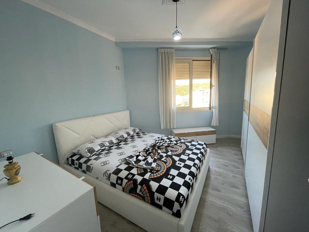 Jepet Apartament 1+1 me qera në lungomare