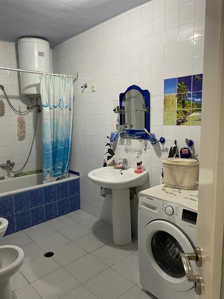 Jepet shtepi me qera 2+1+1 e mobiluar me te gjitha kushtet