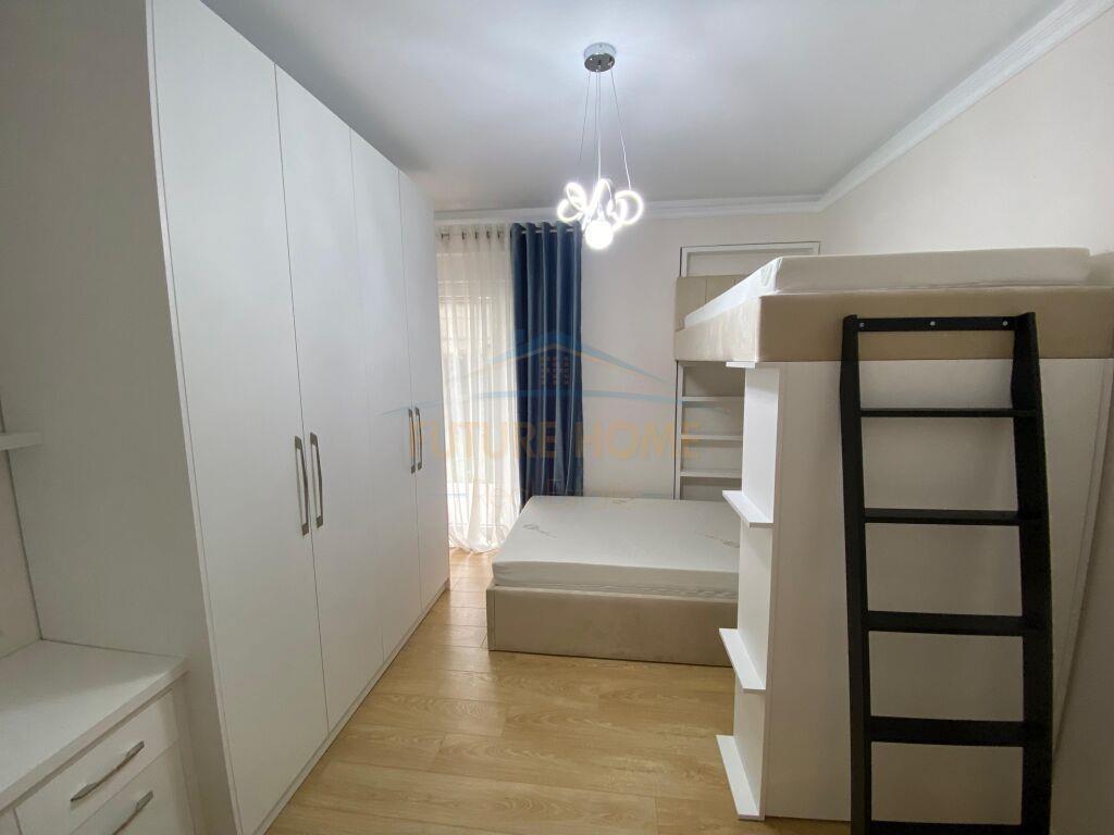 Qera,Apartament 2+1+2+Verande +Post Parkimi , Kompleksi FZ,