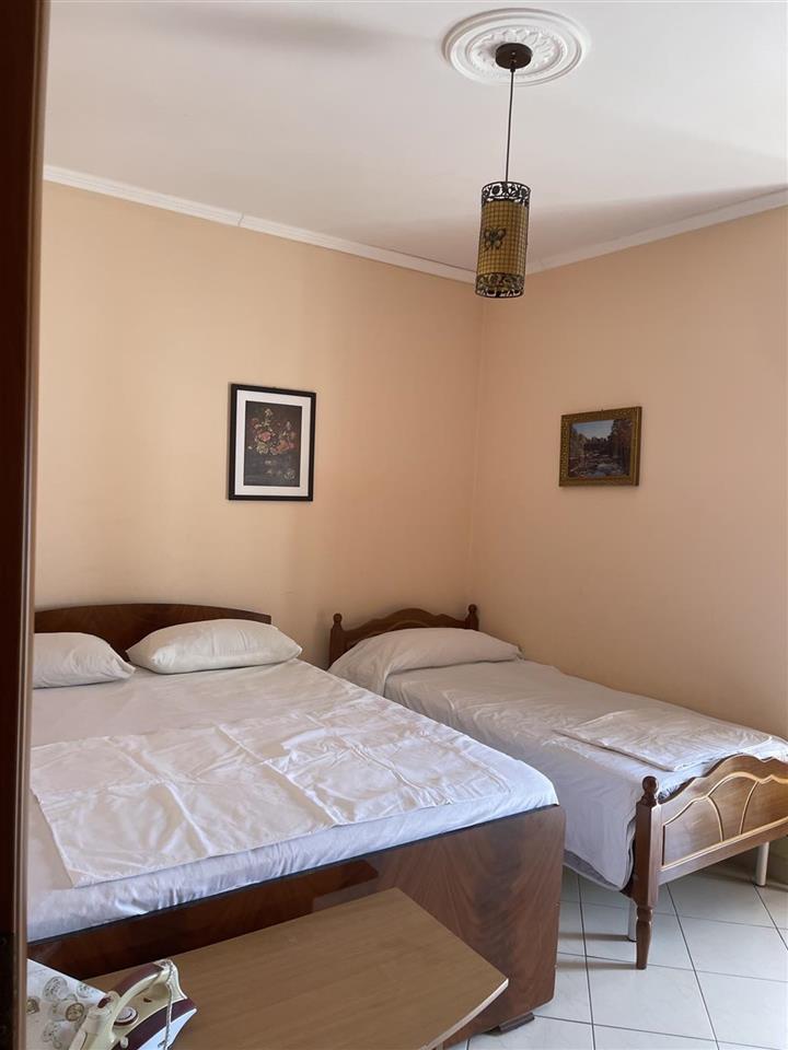 Jepet apartament me qera durres e kompletuar