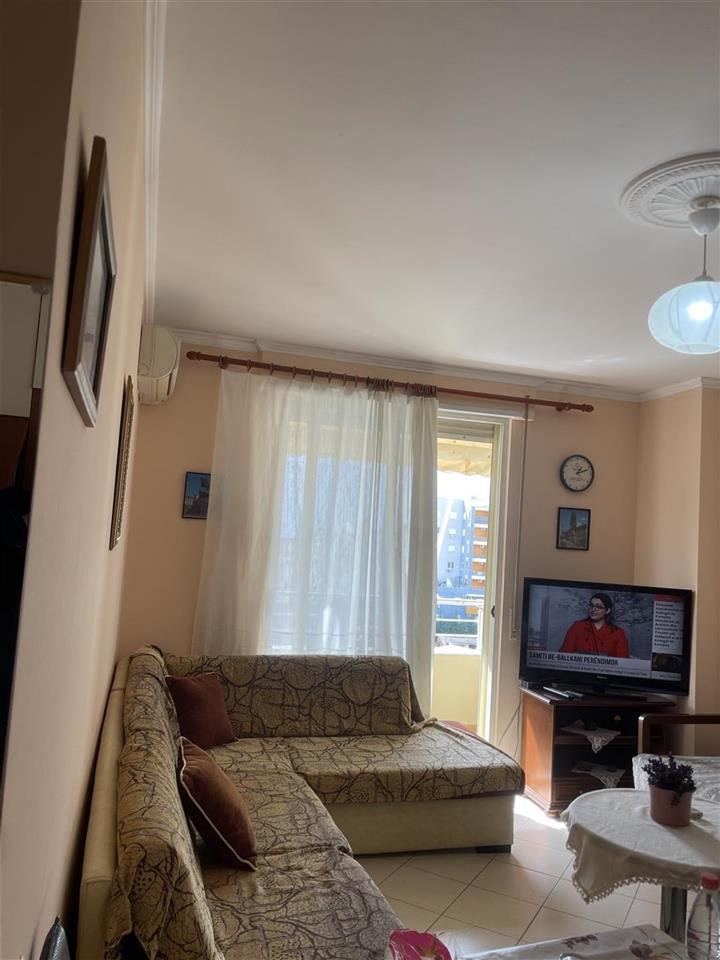 Jepet apartament me qera durres e kompletuar