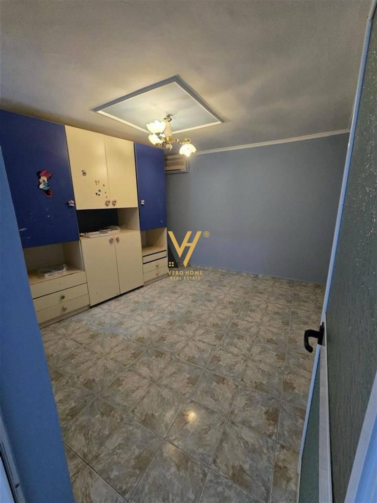 AMBIENT ME QERA TE SPITALI NENE TEREZA 600 EURO