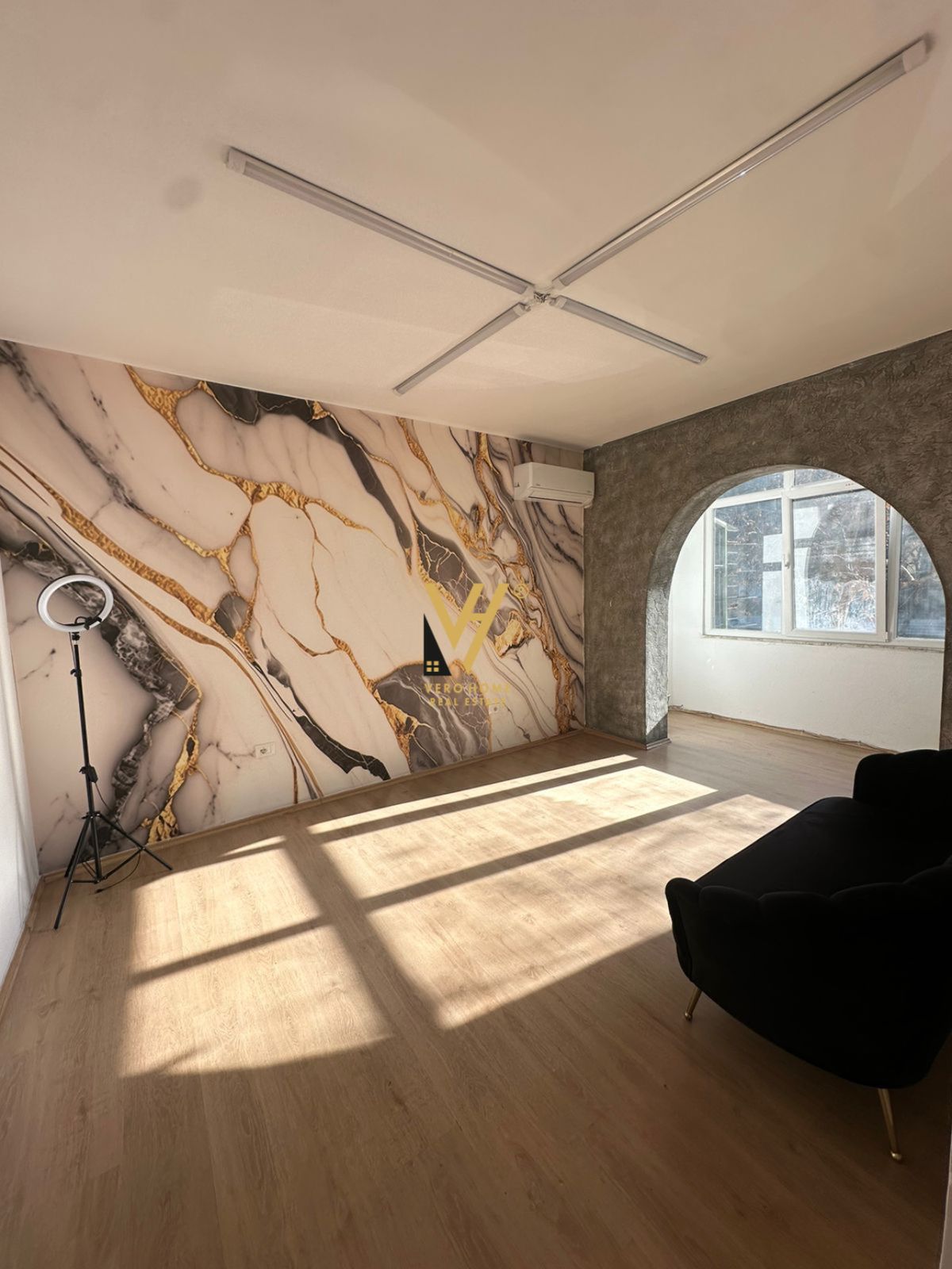 ESTETIKE 65M2 TE RRUGA E KAVAJES 10.000 EURO