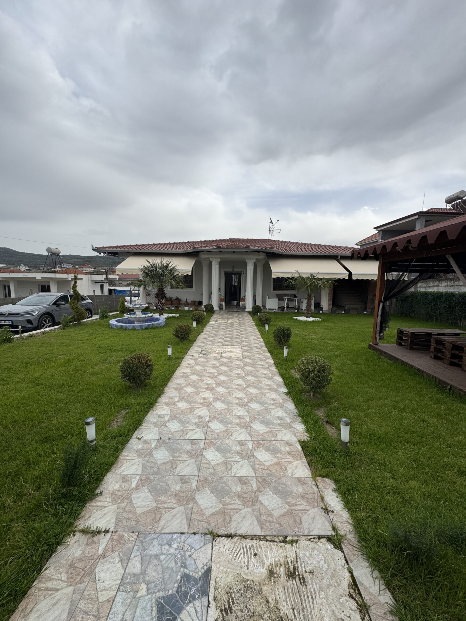 SHITET VILE ME TRUALL DHE TOKE