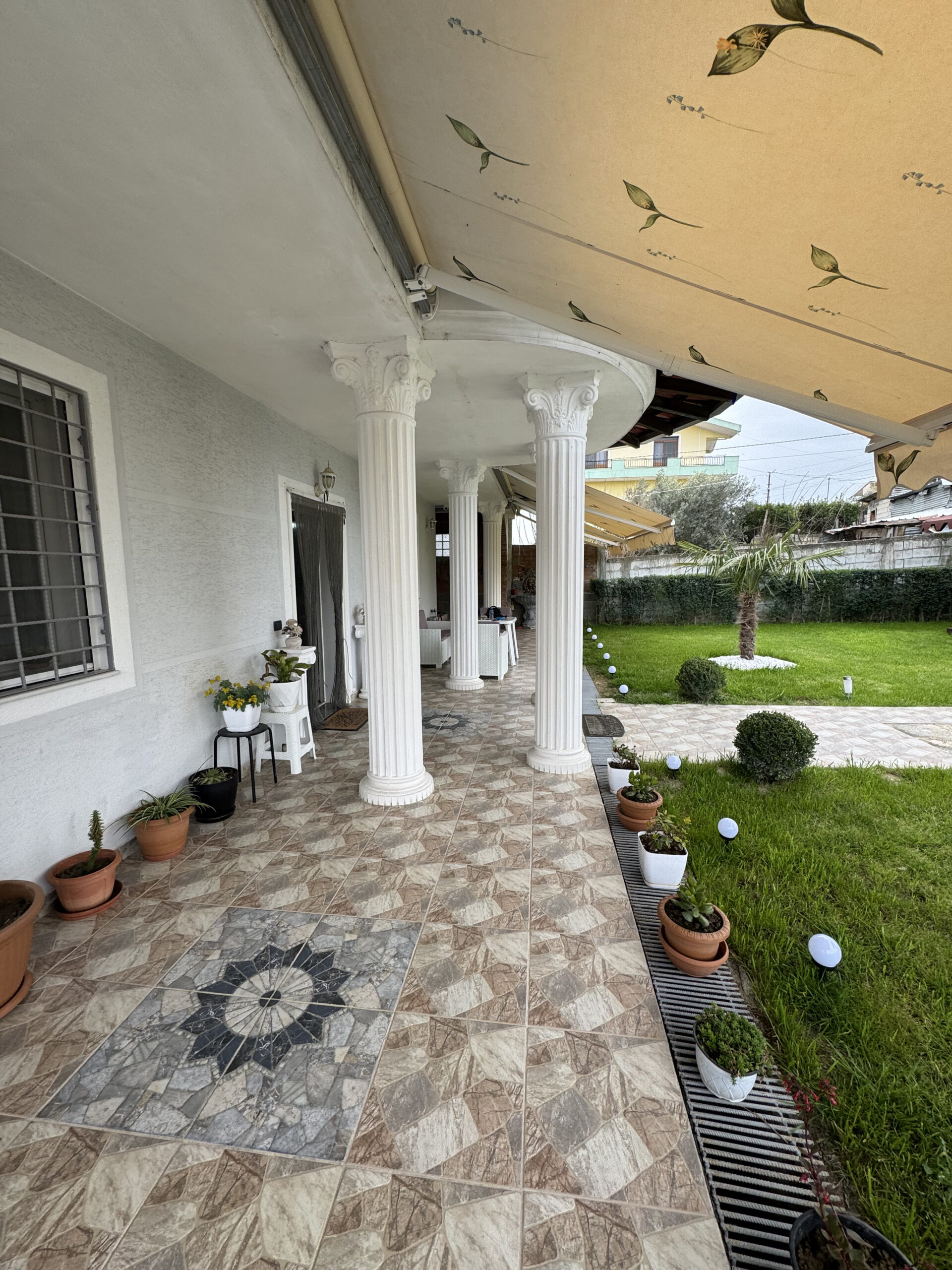 SHITET VILE ME TRUALL DHE TOKE