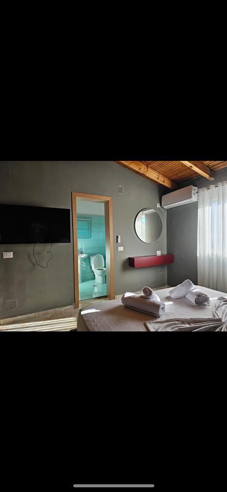 SHITET PAPAFINGO NE SARANDE KOMPLET KATI FUNDIT