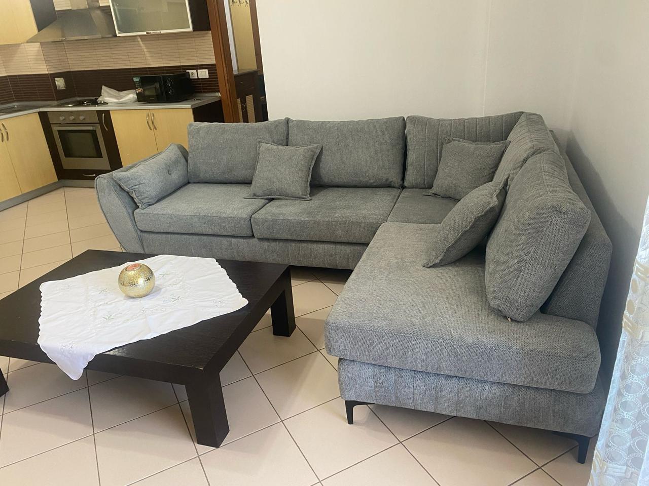 Jepet me qira apartament 1+1 tek rruga e kavajes