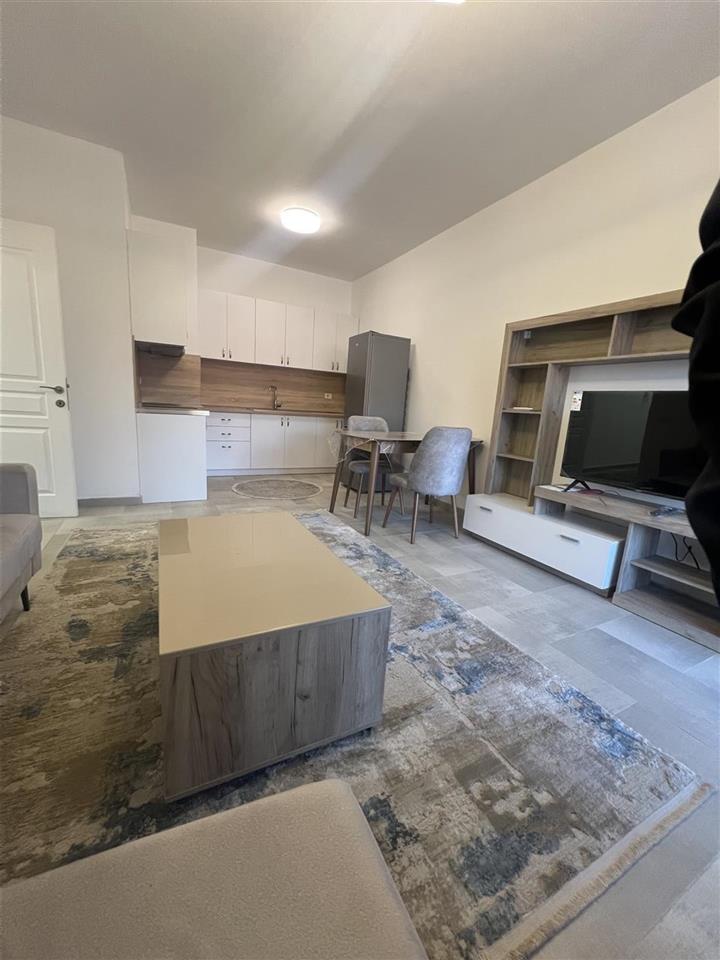 Jepet me qera 2+1 kati 8