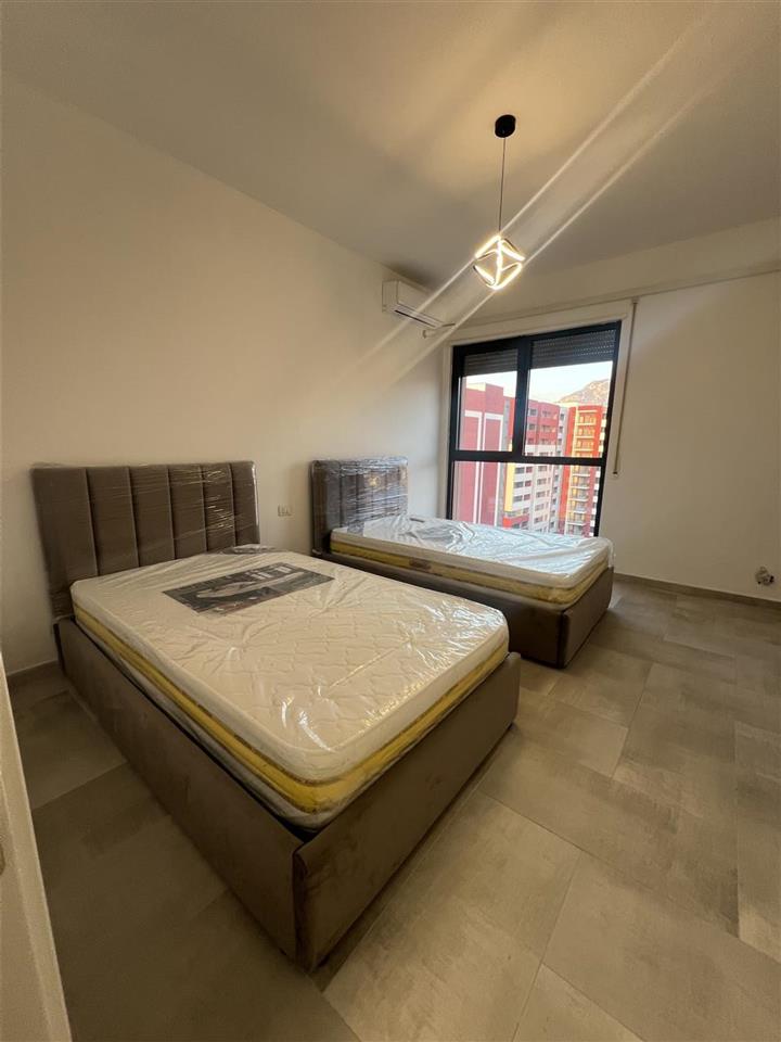 Jepet me qera 2+1 kati 8