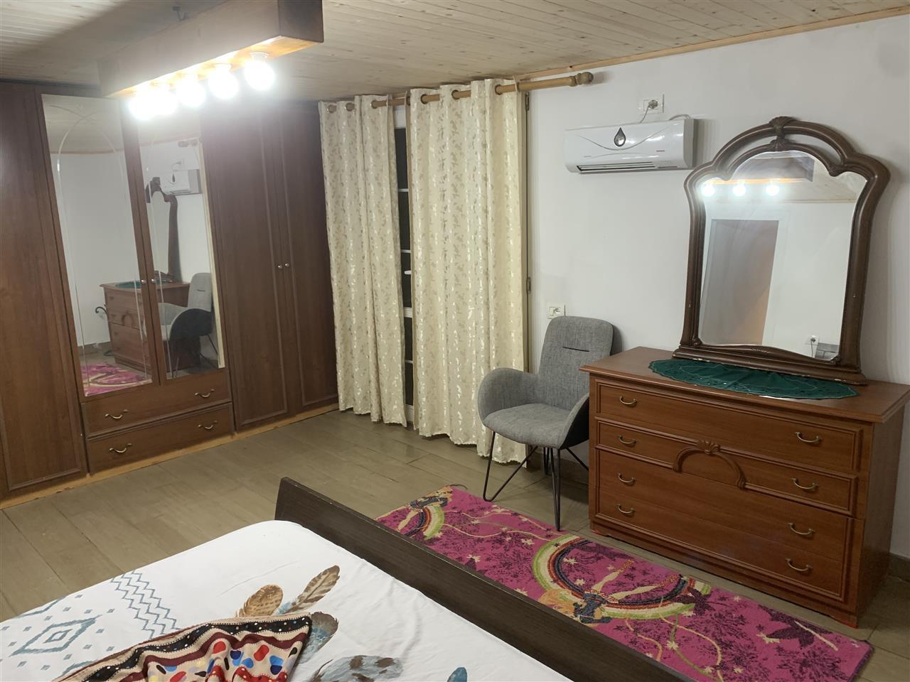 Shtepi private afer detit sektor rinia durres me qera ose sh