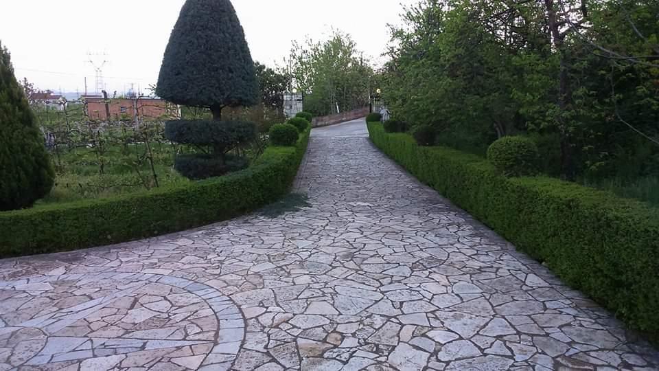 Shtepi me qera. dhe në shitje.