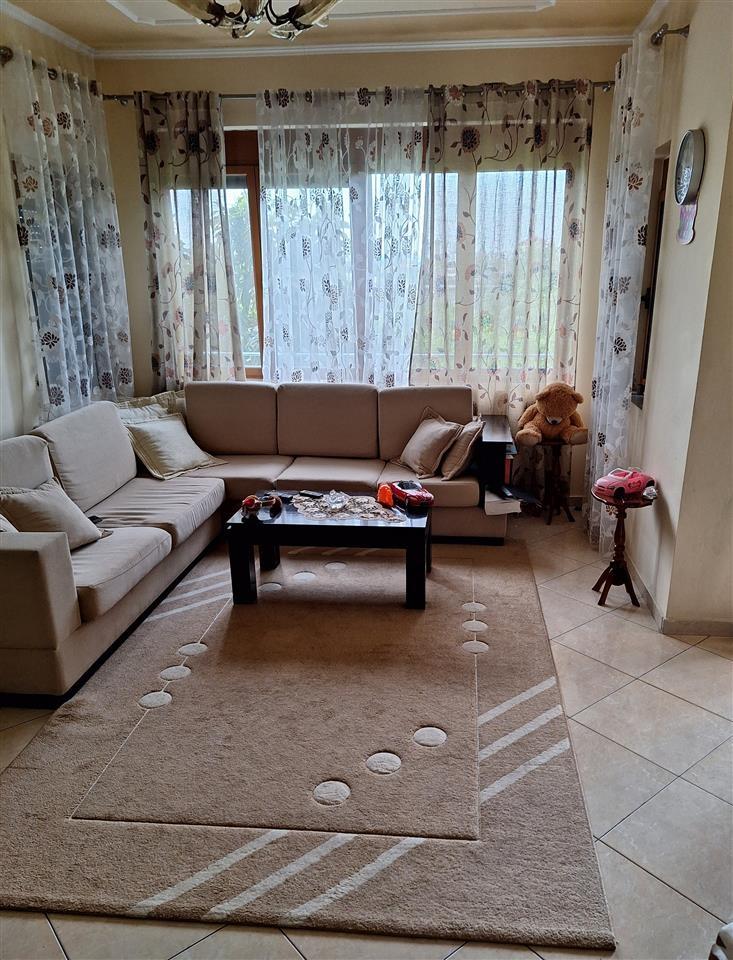 Shtepi me qera. dhe në shitje.