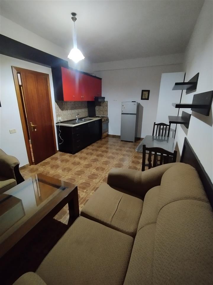 Qera 1+1 kodra e priftit