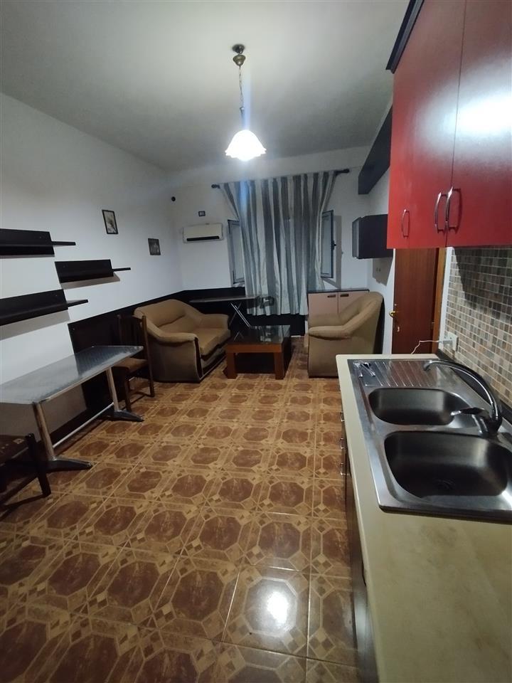 Qera 1+1 kodra e priftit